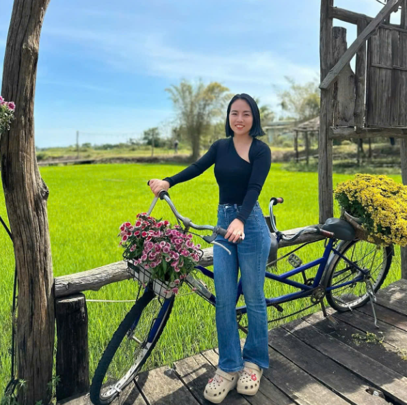 Ms Văn - Happy Book